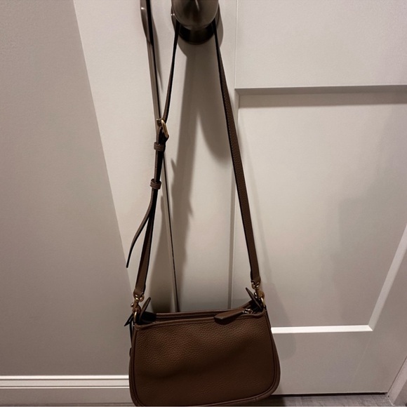 Coach Cary - Picture 5 of 5